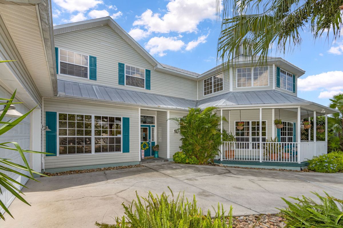 16900 Carolyn Lane