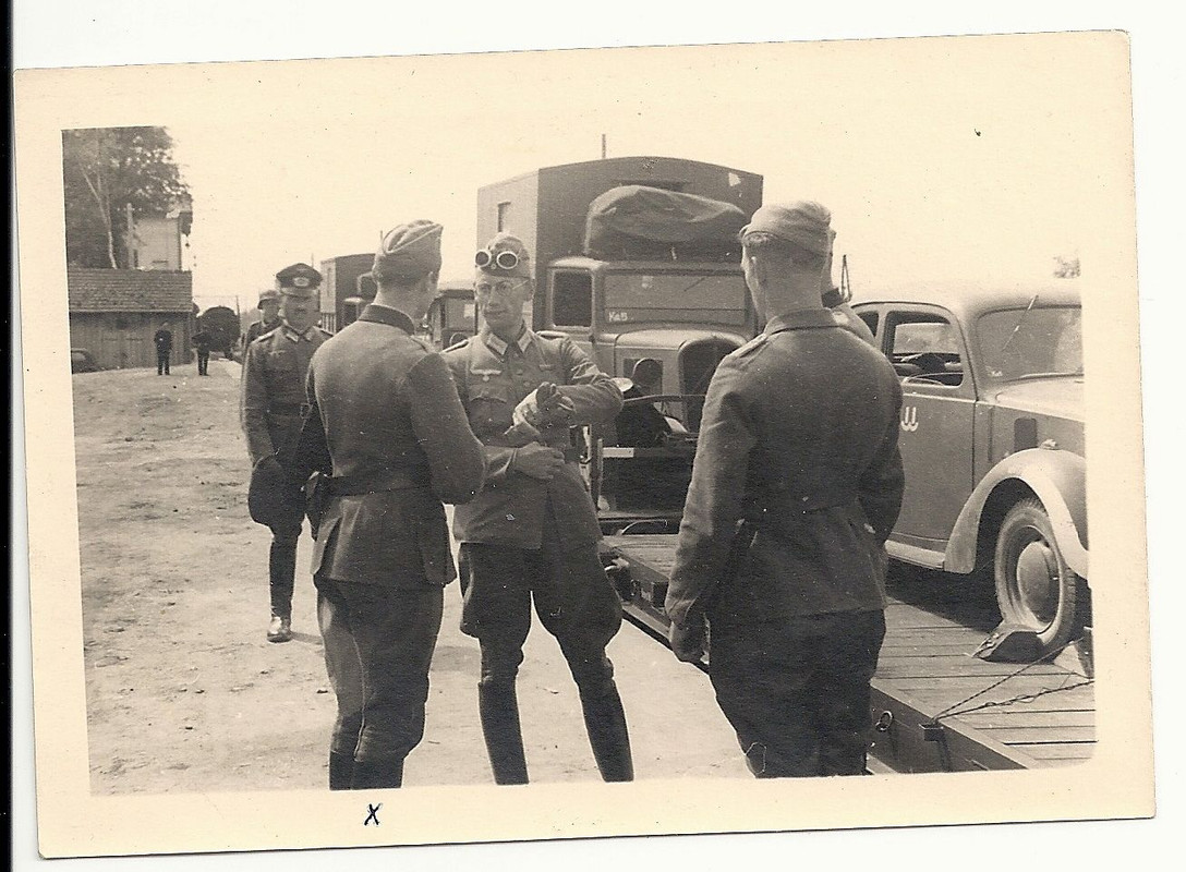 Orig.Foto LKW Autos Eisenbahn Ausladung in Rußla