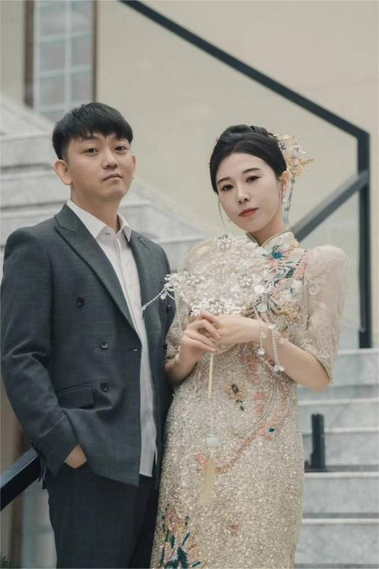 0山东淄博探店网红博主『橘子呀』刚结婚就出轨金主 做爱视频流出！ (1)