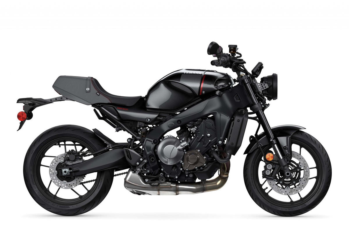 Мотоцикл Yamaha XSR900 2022.