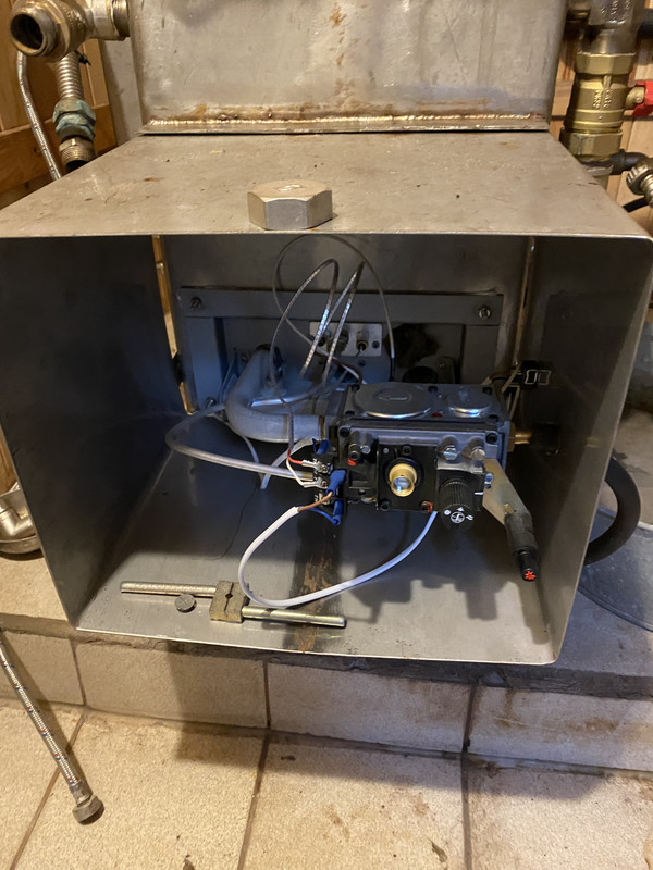 D57FDF94-5EF0-4DF6-819C-D04EB88CB8C4