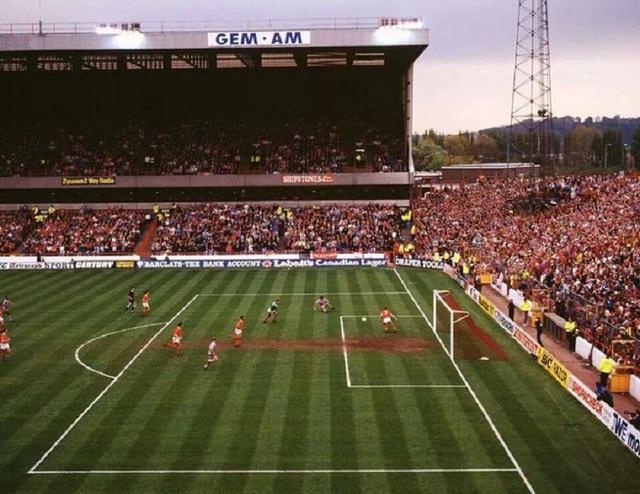 [Image: The-City-Ground-May-1991-Forest-2-1-Live...ugh-an.jpg]