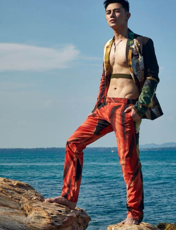 Awesome 6 | Bon Naluemit - Đẹp trai cặc bự lấp ló!