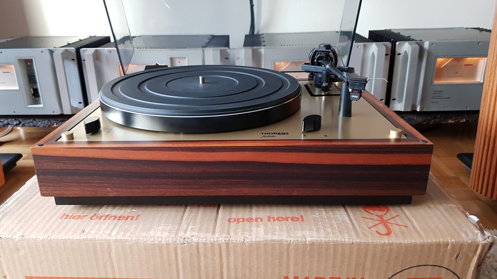 [Bild: Thorens-Jubilee-I-12.jpg]