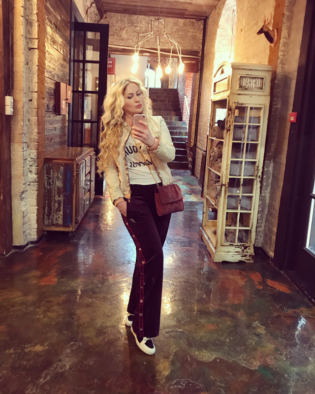 CFCB2403-86A0-4882-88BB-9549444B815F