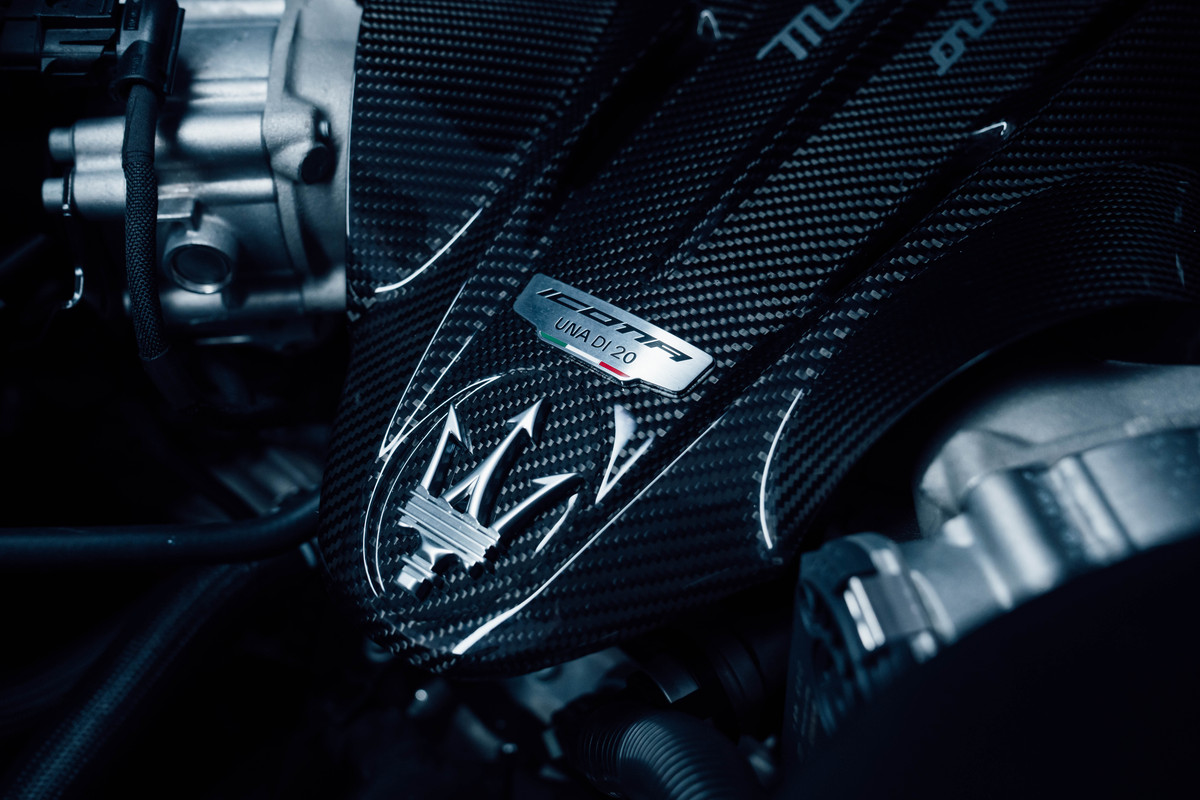 24102-MaseratiMC20Icona-NettunoEngine