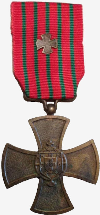 Cruz-de-Guerra-4classe-700