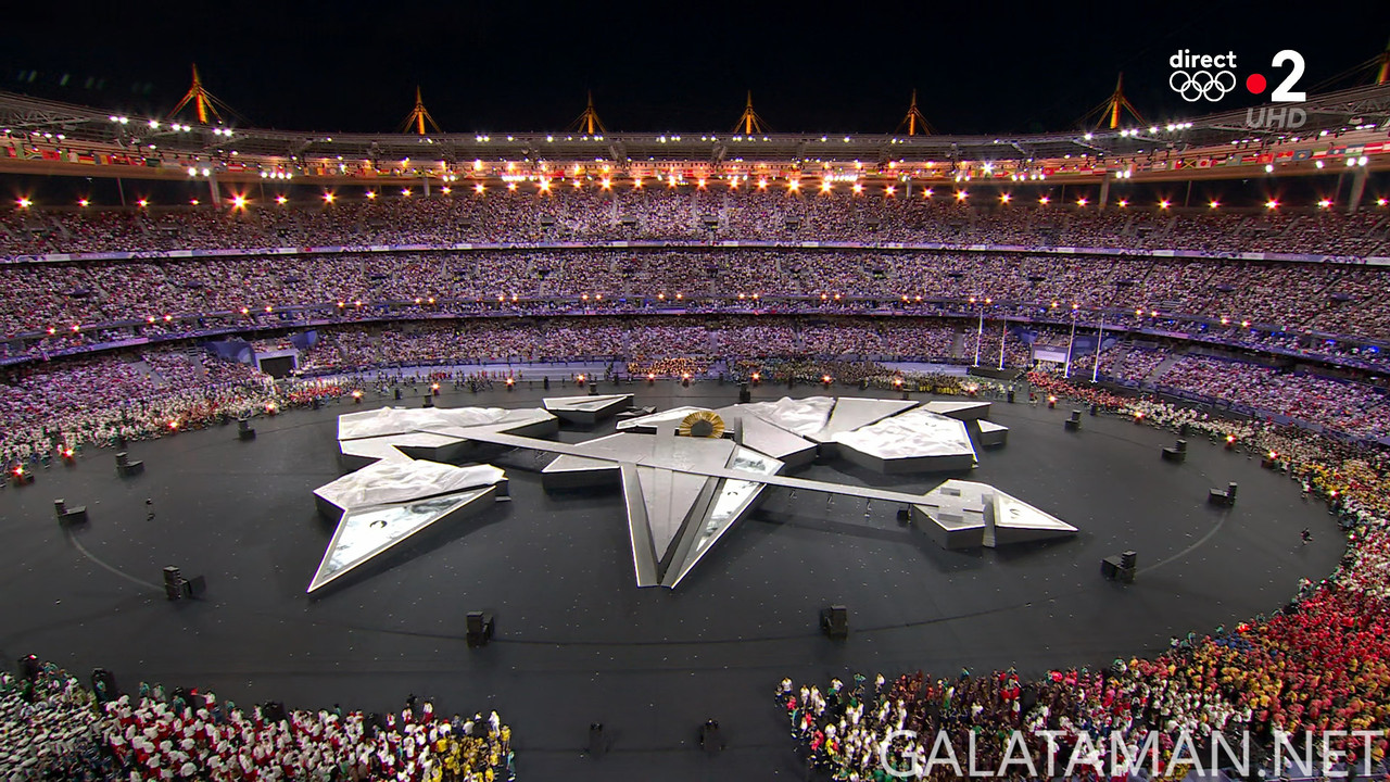[Image: Olympic-Games-2024-Closing-Ceremony-Fren...hot-00.jpg]