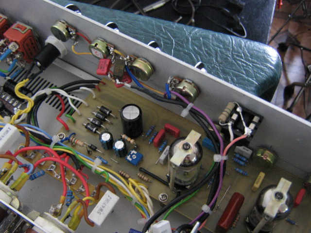 2u_amp_3