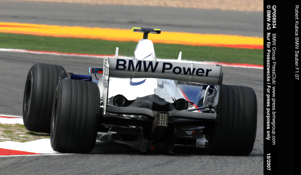 P90011011_highRes_robert-kubica-bmw-sa
