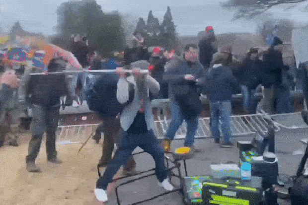 GIF-Capitol-attack-media.gif