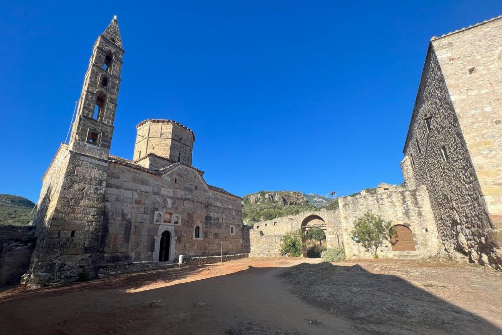 Pyrgos-Mourtzinou