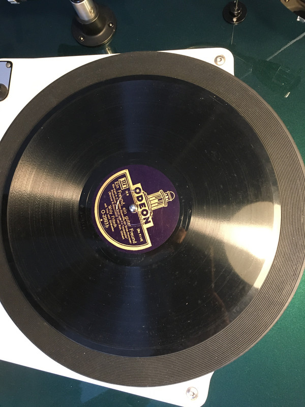 FDF40EAA-F0E6-4AAF-8F64-46287304060C