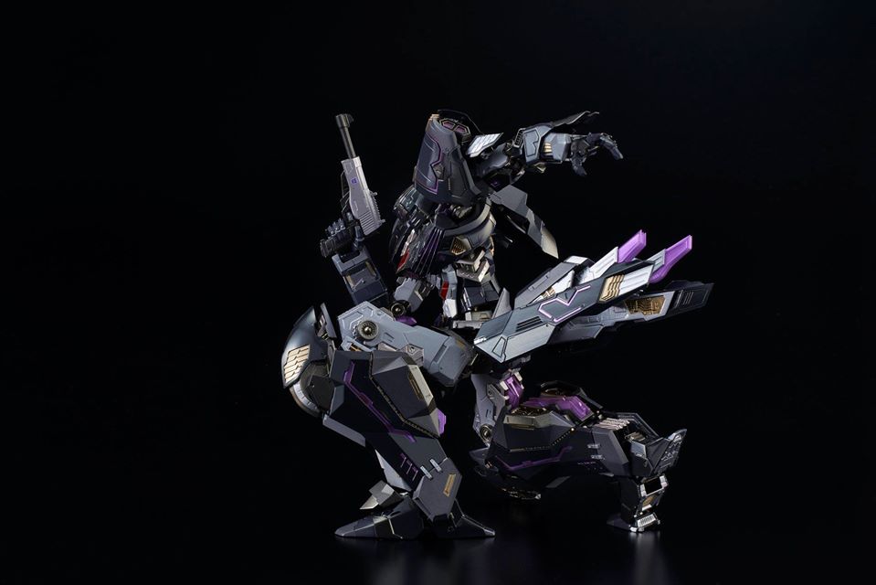 Flame-Toys-Kuro-Kara-Kuri-Megatron-17