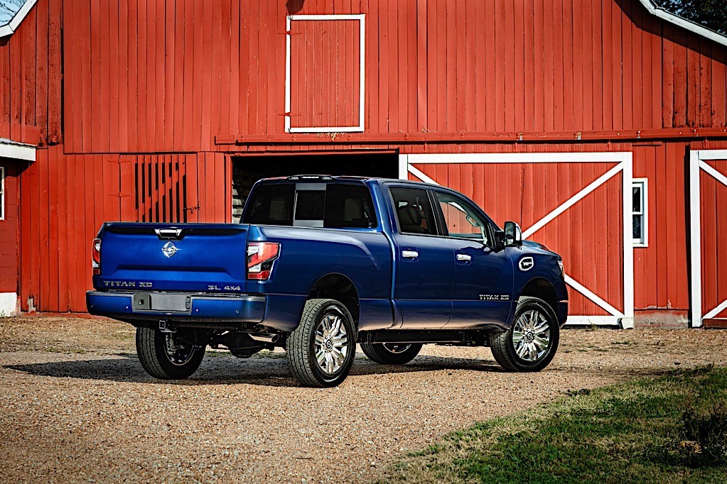 2020 Nissan TITAN XD (32)