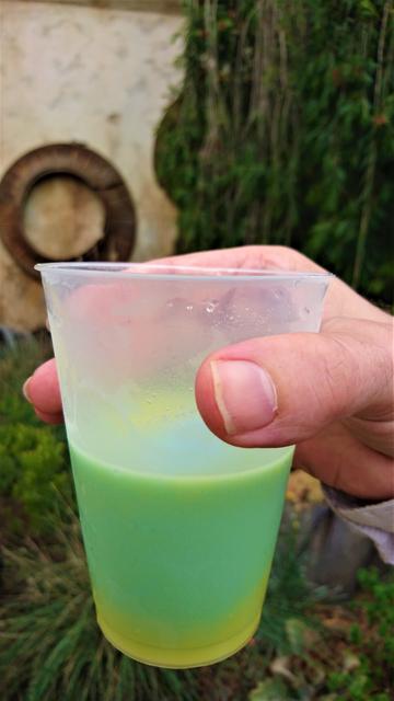 Milk Stand, Disneyland Park DSC-1803-2