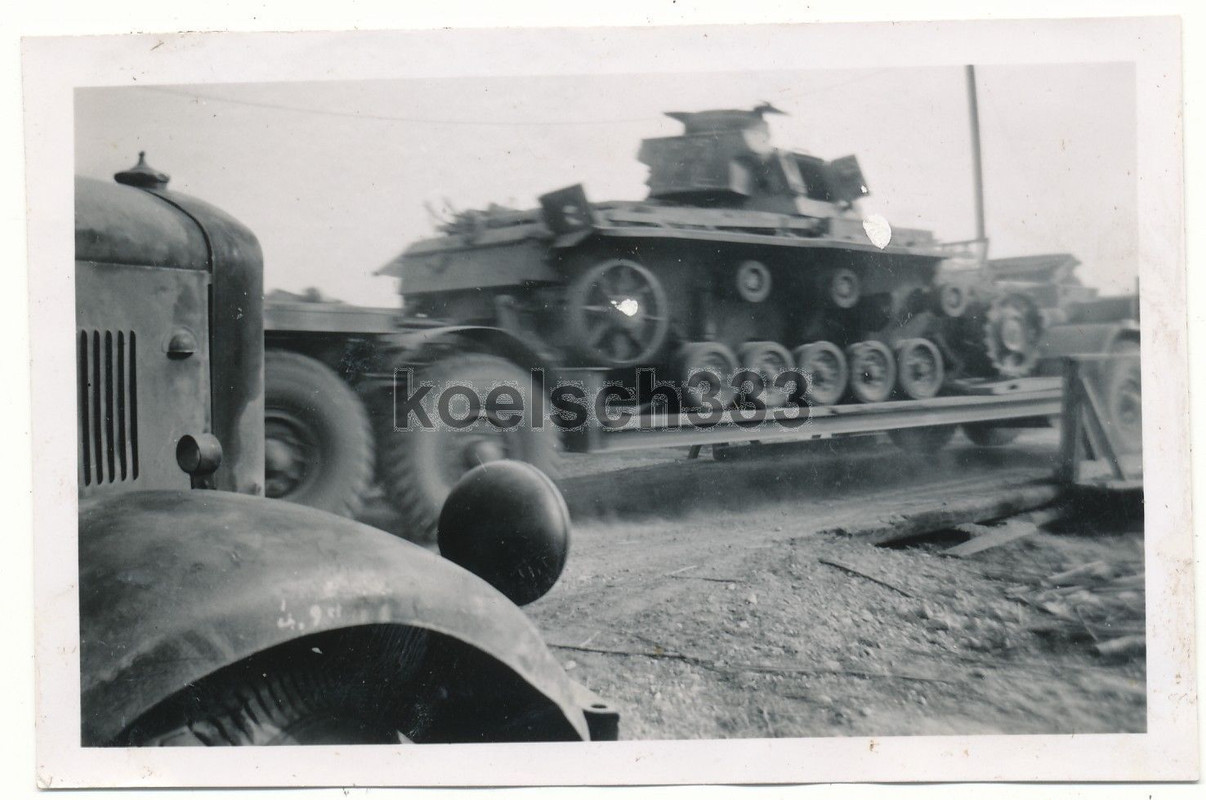 Foto Panzer III auf Tieflader Sonderanhänger 24.