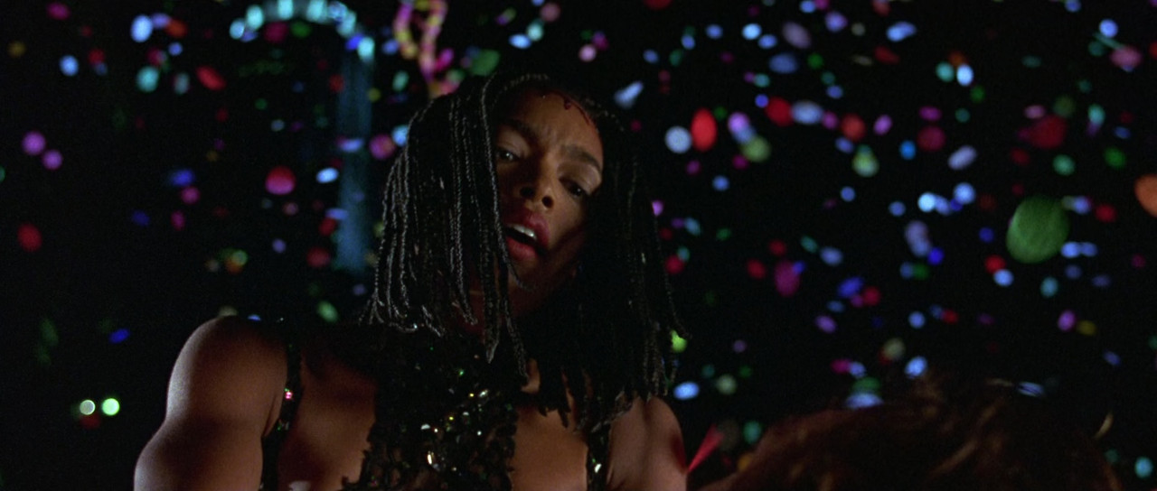 Strange Days (1995).mkv_snapshot_02.15.07_[2018.02.25_02.30.51]