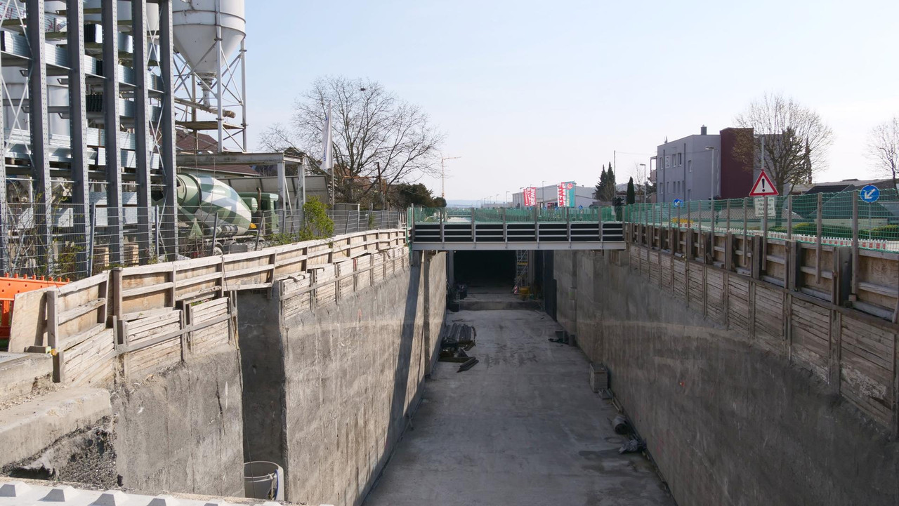 [Bild: 030426-100654-7b.jpg]