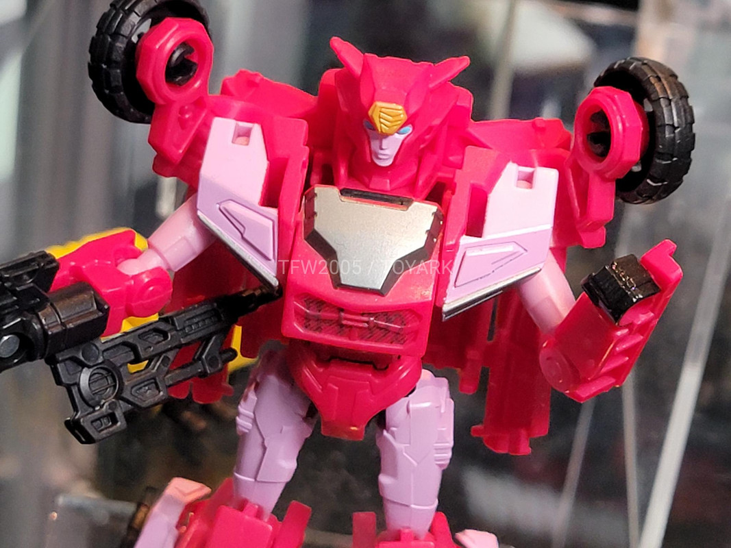 Transformers-EarthSpark-Toys-Reveal-34