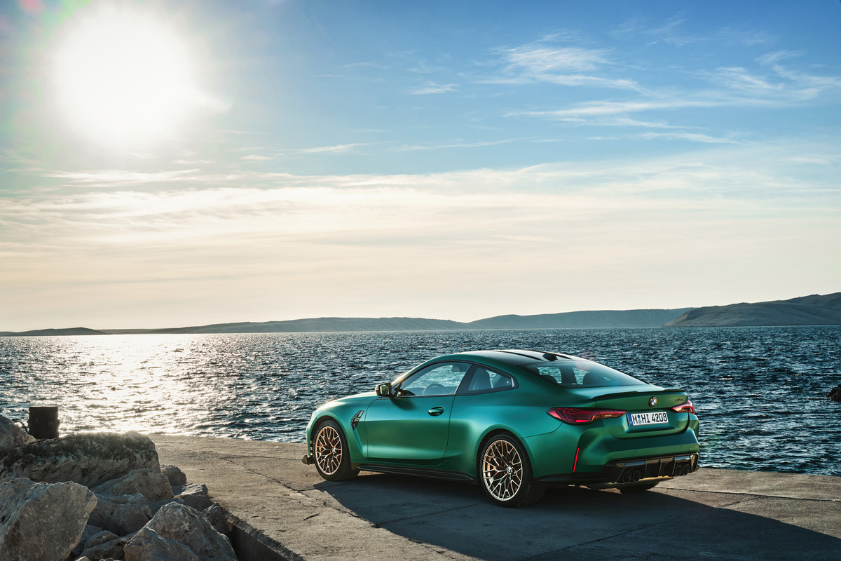 P90548632_highRes_the-all-new-bmw-m4-c
