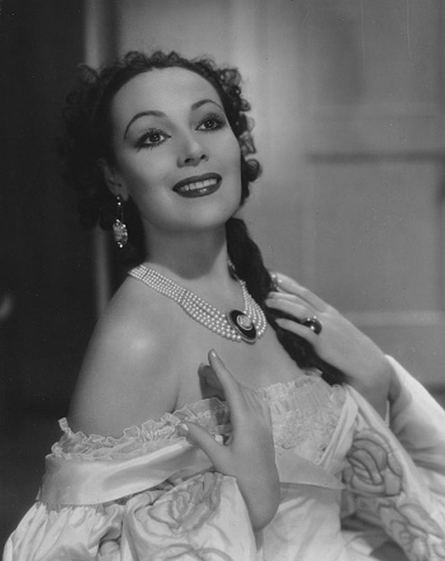 dolores_del_rio_b74