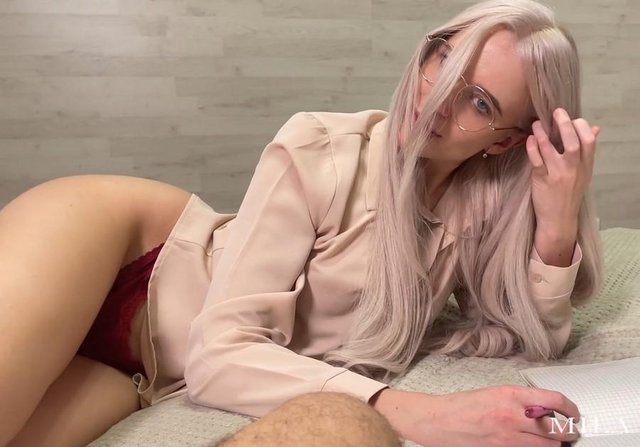 A Girlfriend Hints At Intimacy But The Guy Doesn't Understand 1