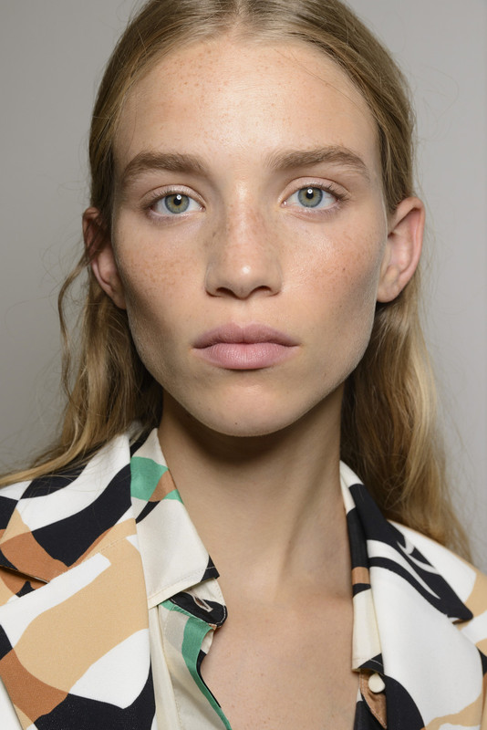 Roberto Cavalli Spring 2019 Backstage Gun6O2-HYgBx