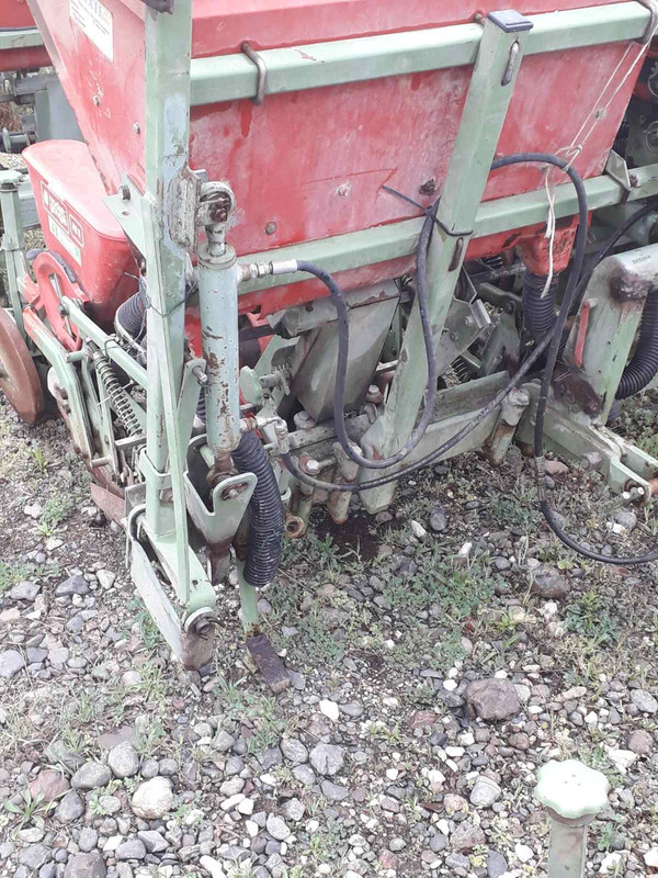 EFCACD59-B92F-4EF1-8587-13A0636B2381