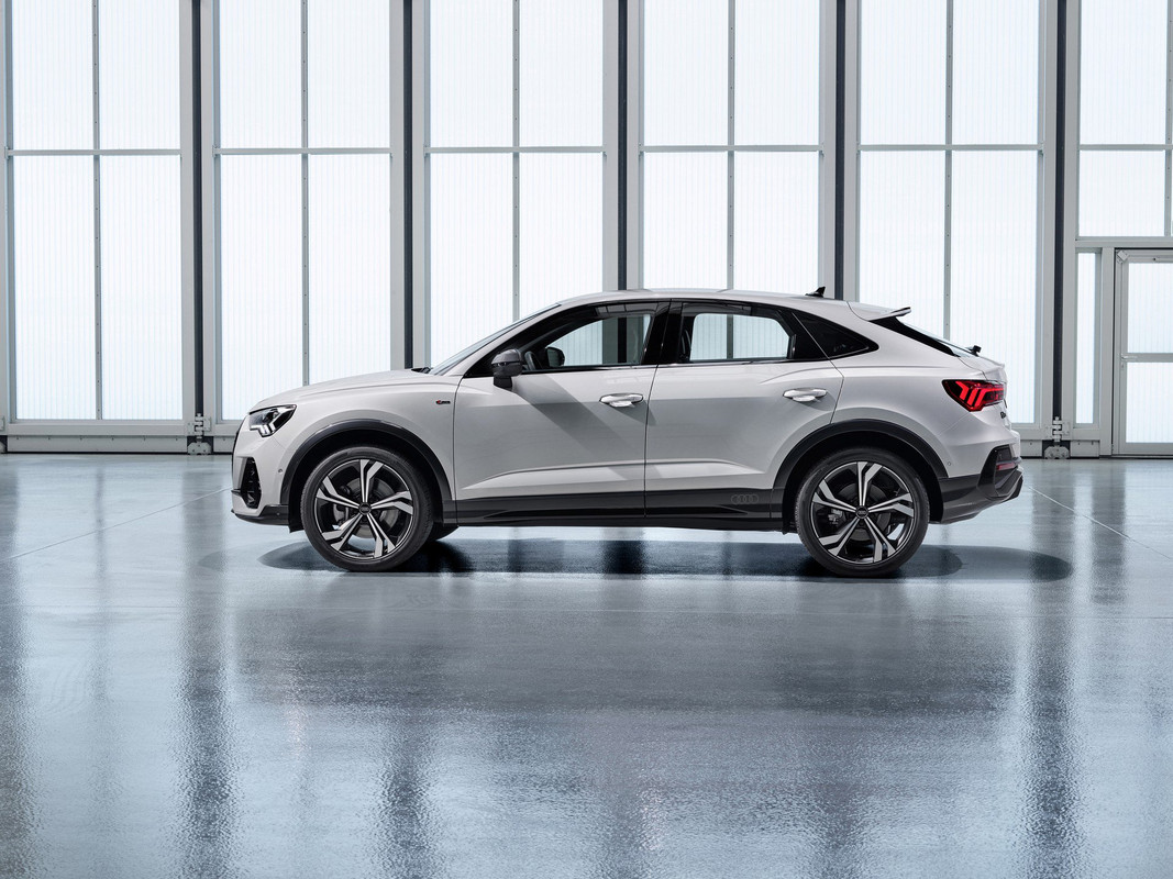 2020 Audi Q3 Sportback (35)