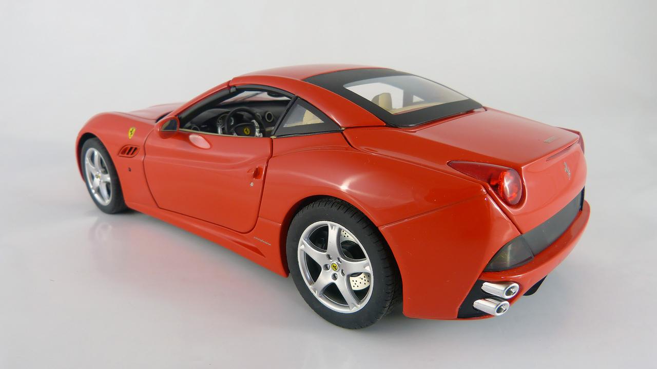1:18 Hot Wheels Elite Ferrari California | DiecastXchange Forum