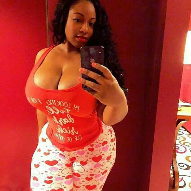 Taylor Luxxx