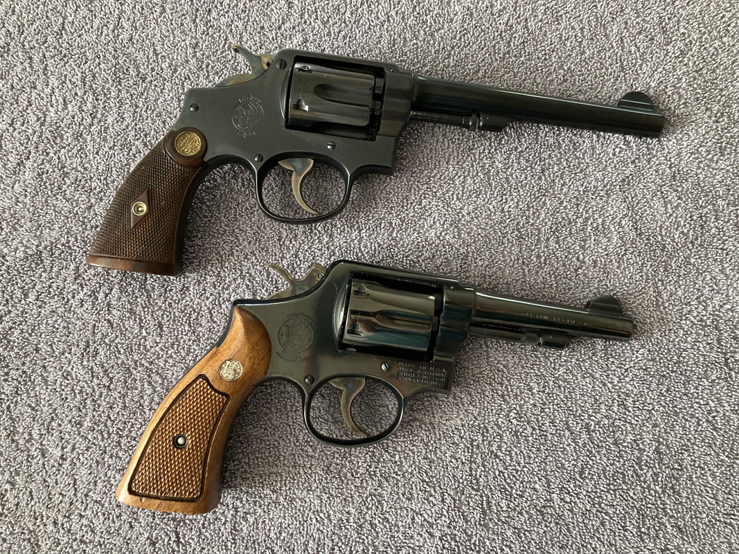 4B826E65-4991-477E-9076-80CBD11A4D8E