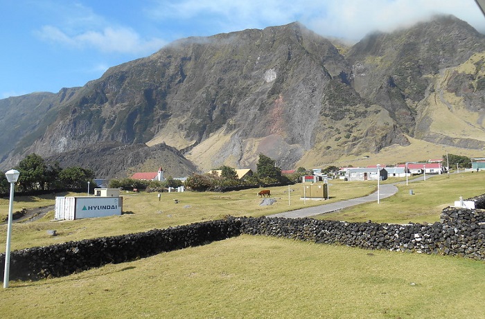 Tristan da Cunha merupakan salah satu negara tersepi di dunia.