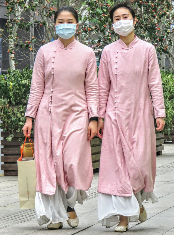 people-shanghai-dis1.jpg