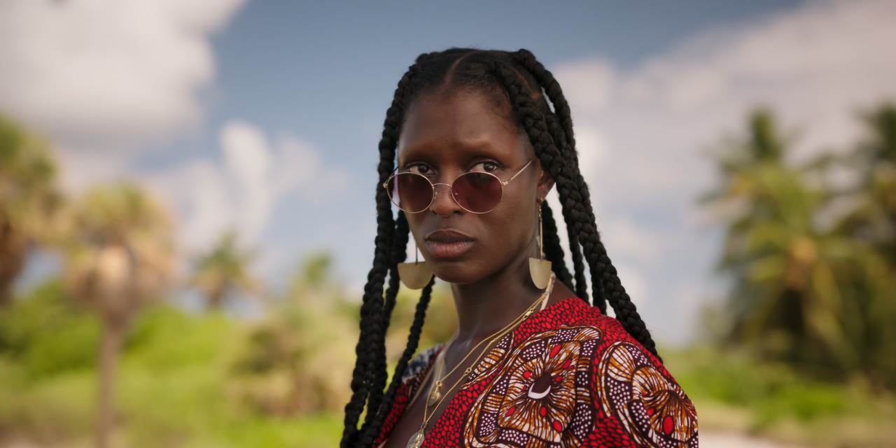 Bad.Monkey.S01E05.That.Damn.Arm.Is.Back.2160p.10bit.ATVP.WEB-DL.DDP5.1.HEVC-Vyndros.mkv_snapshot_24.