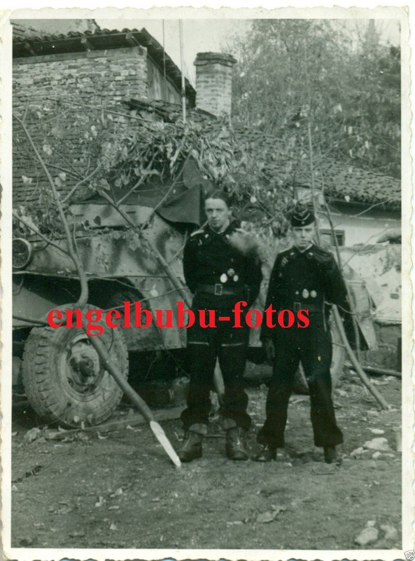 BEUTEPANZER - Panzerspähwagen mit TARN-BEMALUNG 