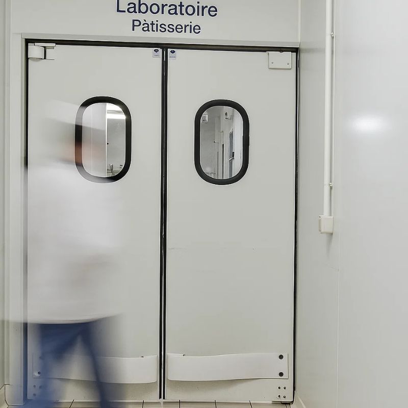 Réalisation porte va-et-vient 2