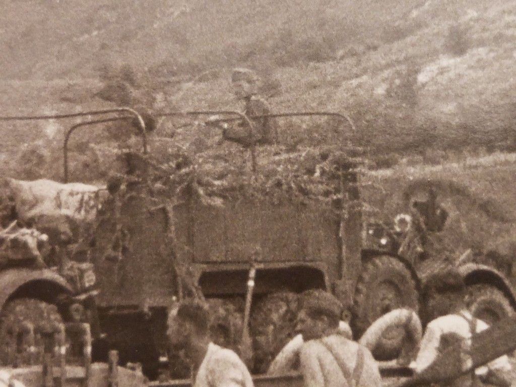 Wehrmacht Halbkettenfahrzeug mit Flak SdKfz fähr