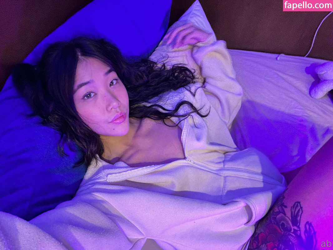 シンガポールの OnlyFans クリエイター – 1