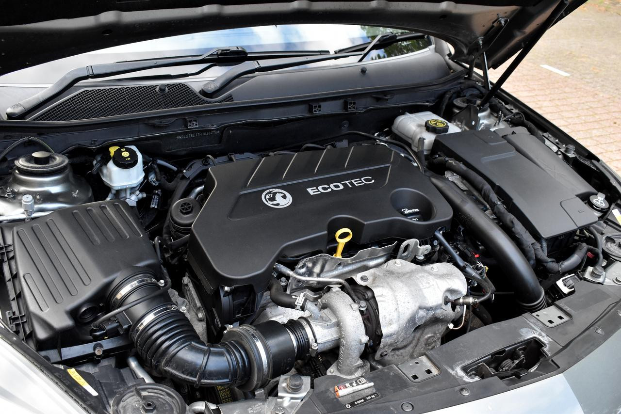2016 66 VAUXHALL INSIGNIA 37