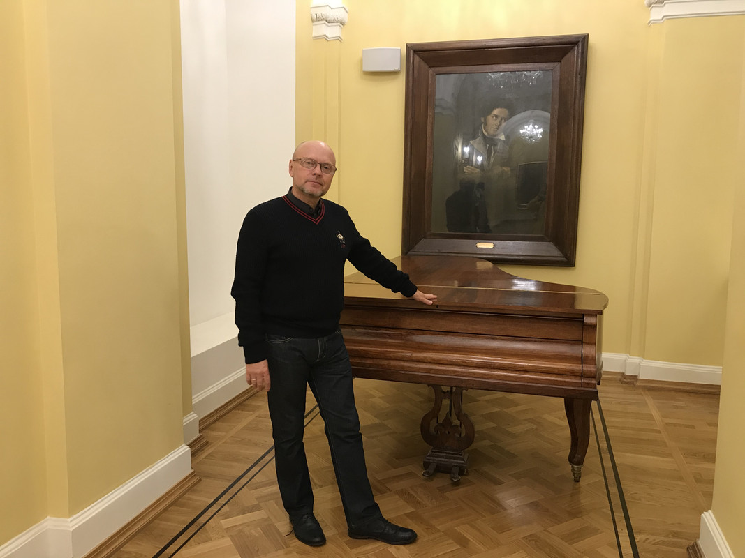 AAF9C898-24E1-40DA-A097-2F5B83580B78