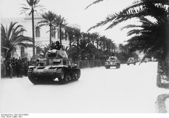 Desfile por las calles de Trípolis de la Ariete el 12 de marzo de 1941 Desfile por las calles de Trípolis de la Ariete el 12 de marzo de 1941