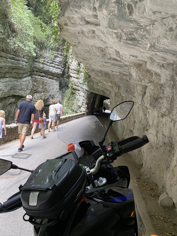 9EC5CB8C-5C04-4065-A204-1B0DF1ADB365