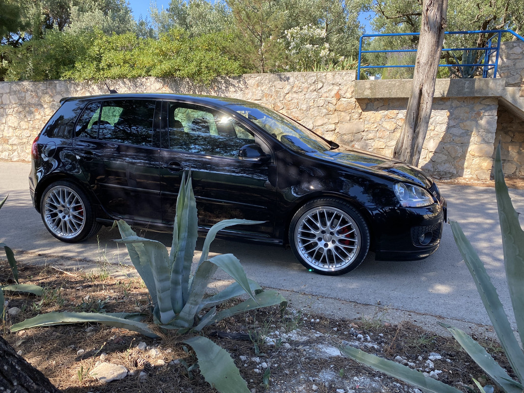 AAE081F8-11B7-472E-8C4A-4961FAD9B24E