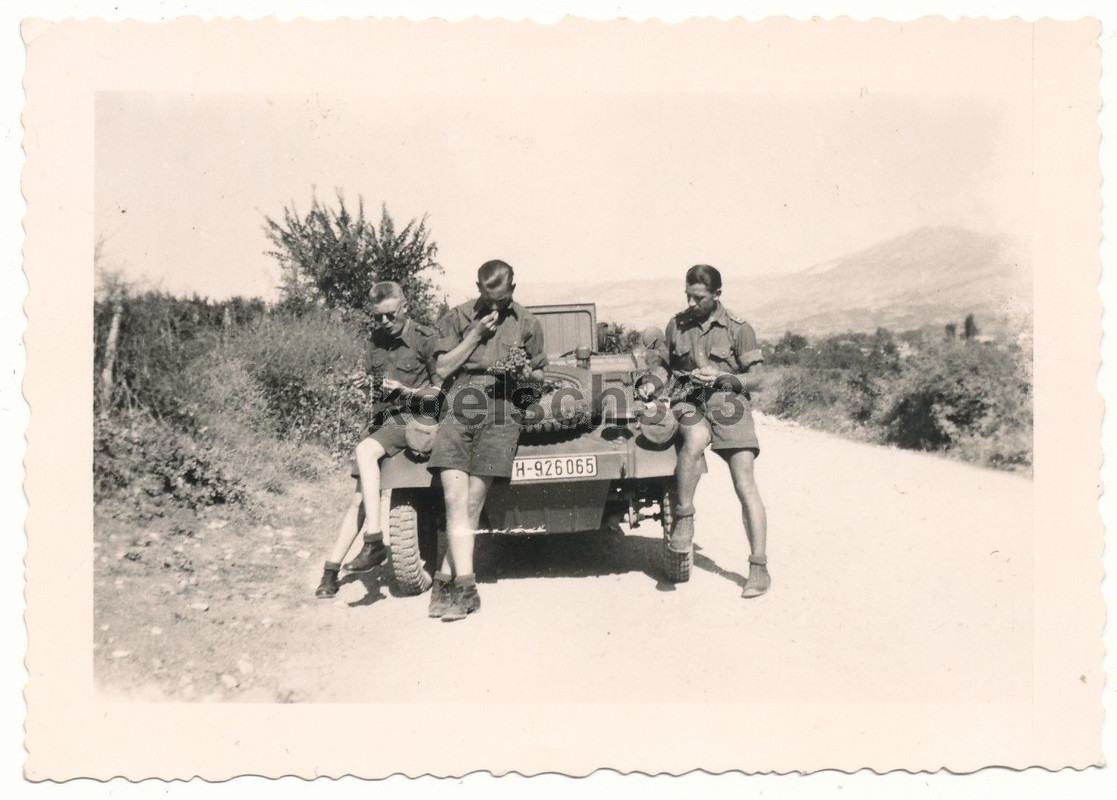 Foto 22. Infanterie Div. Kreta 1943 VW Kübelwage
