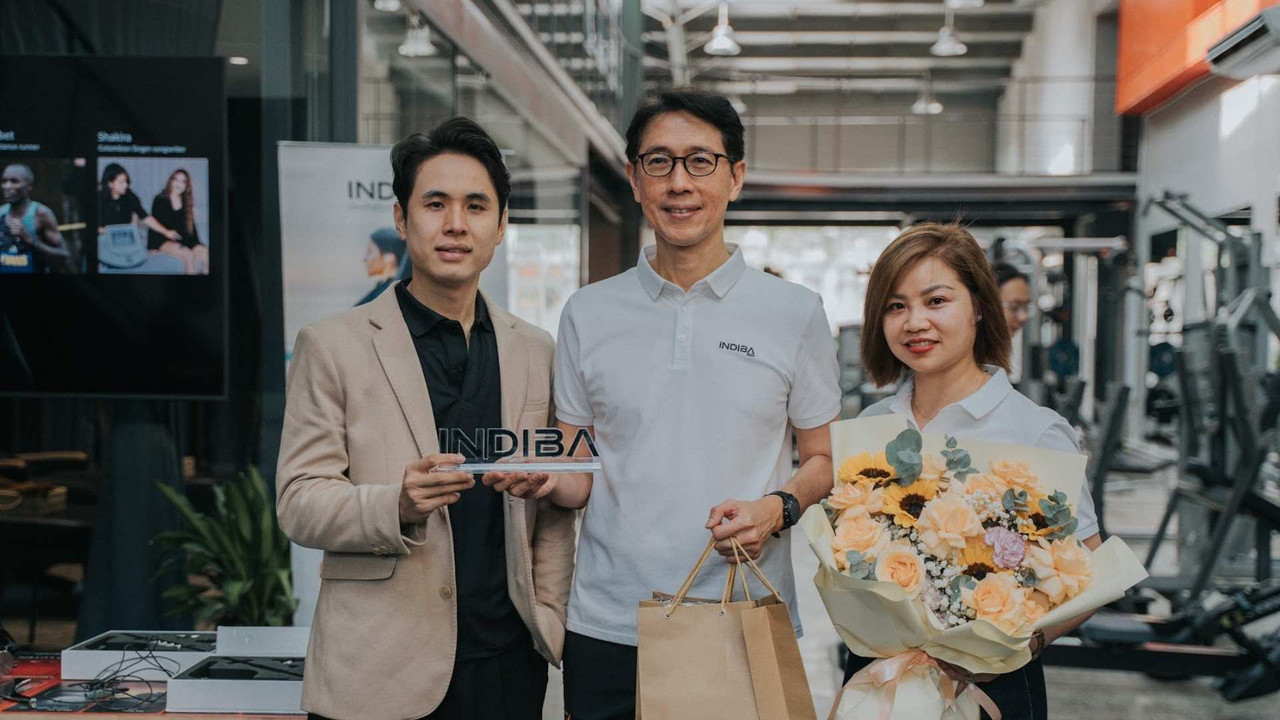 Đại diện Active Fox và đại diện hãng INDIBA tại sự kiện hợp tác đưa công nghệ INDIBA 448 kHz vào liệu trình FoxLean ở TP.HCM