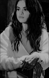Selena Gomez 740full-selena-gomez-35