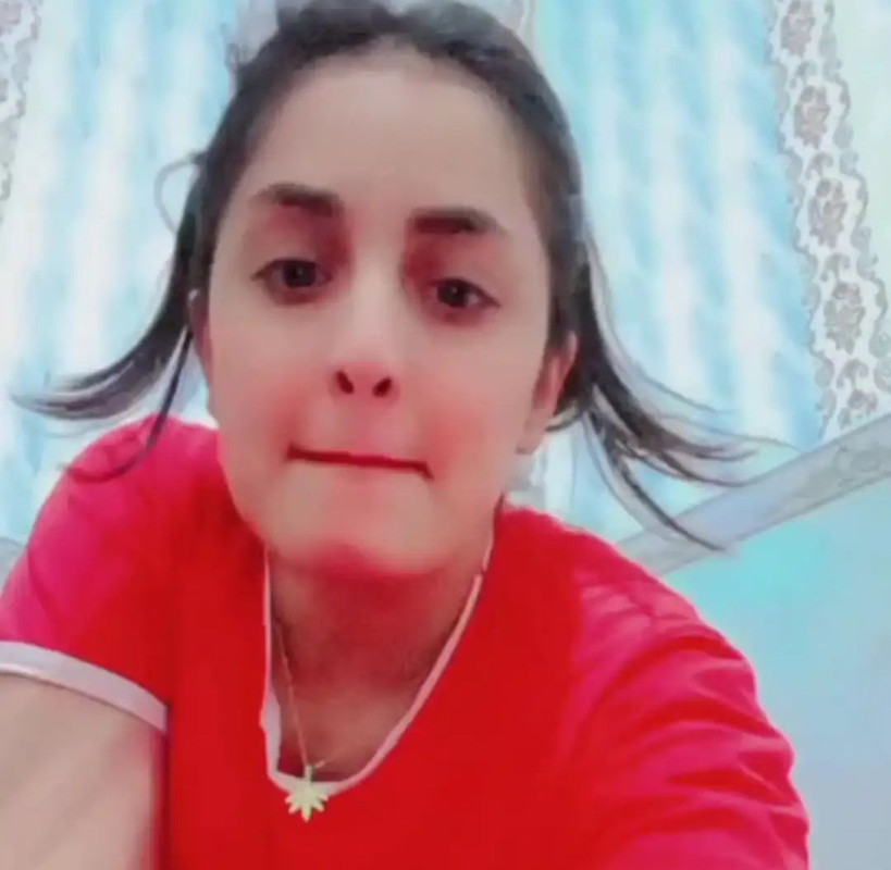 Desi sex video hot girl showing her boob closeup