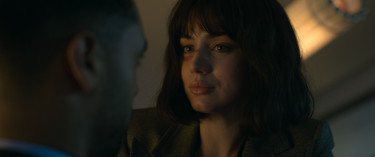 The.Grey.Man.(2022).WEB-DL.2160p.mkv_snapshot_01.50.50_[2022.07.28_19.27.08]